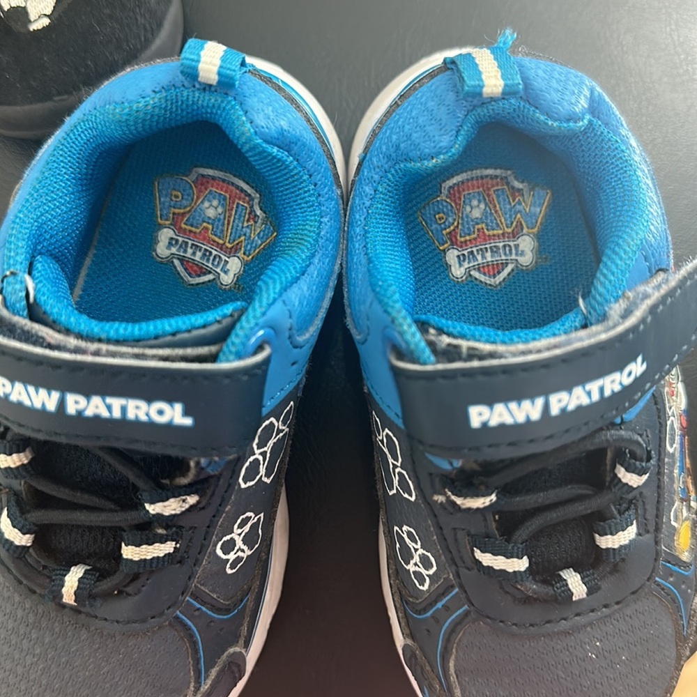 Boys size 6 Paw‎ Patrol sneakers and a size 6 pair of soccer slippers - Picture 5 of 8